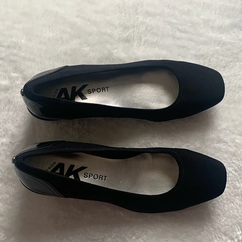 Anne Klein sport wisher wedge size 9